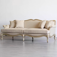 Canapé trois places droit sculpté haut de gamme en tissu de luxe léger de style américain, design du milieu du siècle pour salon