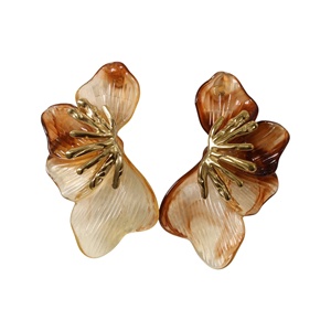 Boucles d'oreilles pendantes pour femme, motif floral vintage, en acier inoxydable 316L, placage or PVD, résine durable et résistante, SmileJoyas Party - Product Image 1