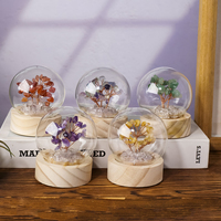 Lampe Arbre à Monnaie en Cristal Naturel en Gros, Arbre de Guérison dans une Boule de Verre, Base en Bois, Veilleuse LED, Décoration Spirituelle de Bureau, Cadeau