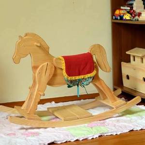 Klassische hölzerne Schnitzerei Schaukel pferd personal isierte Montessori Waldorf Style Fahrt auf Spielzeug für Weihnachten Geburtstags geschenk für Kinder - Product Image 4