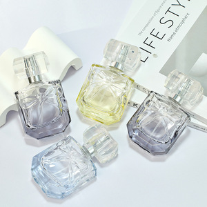 Frasco de perfume de 30 ml con tapa de rosca, frasco de muestra de perfume de color, frasco de perfume de vidrio grande de marca con lazo - Product Image 1