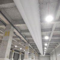 Conduit d'air rond en tissu, gaine textile ignifuge en polyester pour la ventilation des entrepôts et des installations frigorifiques