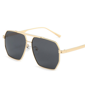 À la mode Vintage métal cadre nuances unisexe Designer <span class=keywords><strong>lunettes</strong></span> Lunette <span class=keywords><strong>Tendance</strong></span> 2024 <span class=keywords><strong>lunettes</strong></span> de soleil personnalisées pour femmes et hommes - Product Image 6