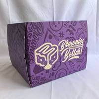 Boîte à gâteau sushi personnalisée avec logo, en papier recyclable de qualité alimentaire, avec fenêtre en PET, gaufrage et pelliculage mat, très demandée pour les pâtisseries