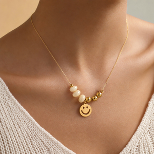 Collar con Colgante de Acero Inoxidable Dorado, con Piedra Natural Única, Diseño de Cara Sonriente, Flor y Corazón, con Circonita, Venta al por Mayor, No se Desvanece - Product Image 1