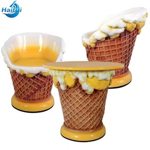 Decorazione Natalizia da Esterno, Sedia e Tavolo in Fibra di Vetro a Forma di Gelato per Esposizione in Negozio, Statua Decorativa - Product Image 2