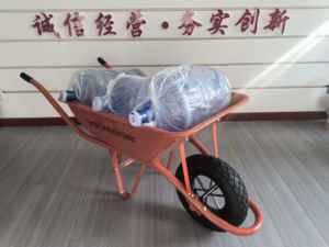 <span class=keywords><strong>Promotion</strong></span> d'usine <span class=keywords><strong>brouette</strong></span> de 75 litres avec plateau en acier et roue pneumatique solide 4.00-8 pour la construction utiliser un matériau métallique - Product Image 5