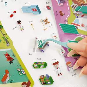 Collection de projets créatifs pour enfants : Créez votre espace de style pour cadeaux – Livre de scènes 3D DIY avec 4 scènes et autocollants - Product Image 5