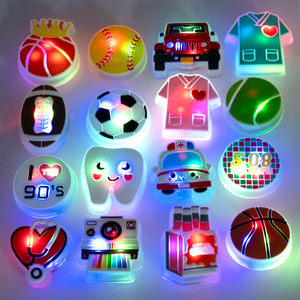 Breloques de chaussures LED lumineuses 3D en PVC personnalisées, style années 90, pour voiture, accessoires d'infirmière, sportifs, Kawaii, <span class=keywords><strong>basket</strong></span>-ball, football, en caoutchouc, populaires - Product Image 1