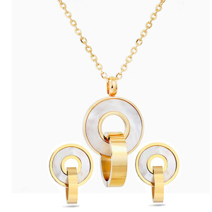 Ensemble collier et boucles d'oreilles en acier inoxydable plaqué or 18 carats avec pendentif double anneau en forme de coquille pour femme, bijoux géométriques ronds tendance - Product Image 1