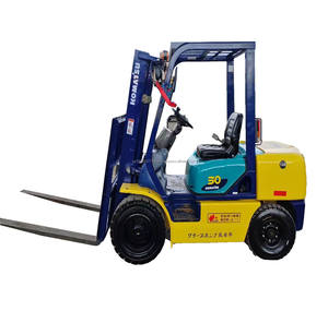 Transpalette d'occasion à usage intensif 2012 Chariot à bas prix Cabine 3 tonnes Positionneur de fourche diesel Komatsu Moteur japonais 1 an - Product Image 1