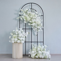 Ensemble de décoration de fond floral blanc pour mariage, chemin de table, centre de table, design de décoration, fleurs de fond