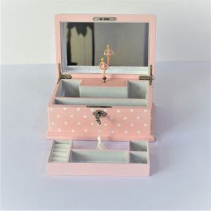 Caja Musical de Lujo con Diseño Nuevo y Personalizado, en Forma de Bailarina Rosa con Puntos Blancos - Product Image 2