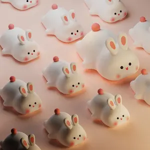 Lâmpada de silicone para crianças, coelho de anime, lâmpada de noite fofa para decoração de quarto, decoração de férias e páscolas, presente para presente, 2024