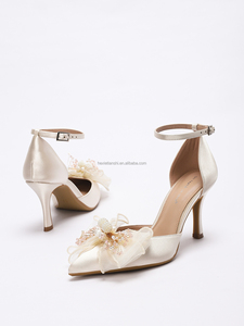 Sandales Tendance Mode en Satin à Bride Cheville avec Nœud Perlé, Talons Fins pour Hiver Automne Mariages et Fêtes - Product Image 2