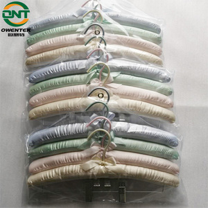 Cintres rembourrés 10 pièces cintres rembourrés en Satin rembourrés antidérapants avec clips cintres de chandail doux pour chemise chemisier <span class=keywords><strong>robe</strong></span> - Product Image 5