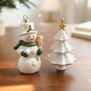 Vente en gros de pendentifs décoratifs de Noël en plastique, Père Noël, bonhomme de neige, flocon de neige, casse-noisette, pour la décoration des fêtes de Noël - Product Image 4