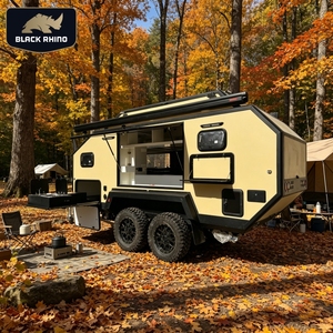 Caravane tout-terrain à double essieu avec toilettes, capacité 6 personnes, pour le marché italien - Product Image 1