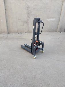 Maksimum Kaldırma Yüksekliği 1,6 Metredir ve Yük Taşıma Kapasitesi 300 Kilogramdır. Bu Taşınabilir Bir Kaldırma Platformu. - Product Image 3