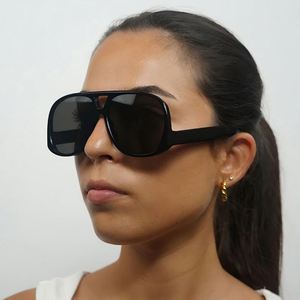Lunettes de soleil pilote vintage 2025 à double pont noir pour hommes et femmes, avec logo personnalisé, protection UV400 et grande monture - Product Image 2