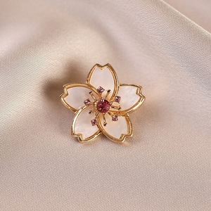 Broches en cristal de luxe, broches vintage plaquées or, bijoux de mode pour femmes, broche pour mariage, cadeaux de mariage, broche bijou - Product Image 6