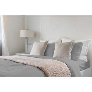 DB 100% Viscose Dérivée De Bambou Luxueusement Doux Ensemble De Draps 4 Pièces Certifié Oeko-TEX Gris Argenté-King Size - Product Image 4