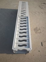 Caniveau de drainage en PRV moulé SMC avec couvercle et grille pour l'agglomération des eaux usées des sols d'atelier et des usines chimiques