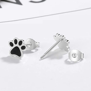 Orecchini a Perno a Forma di Zampa di Gatto Nera Stile Hong Kong, Design Vintage Minimalista, Gioielli Eleganti da Donna, Regalo per Uso Quotidiano - Product Image 4