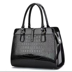 Sac à main fourre-tout en similicuir de qualité supérieure pour femme avec fermeture éclair fluide, grande capacité intérieure, élégant et minimaliste - Product Image 1