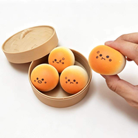 Mini-raviolis simulés doux et moelleux, petits pains vapeur expressifs qui rebondissent lentement et sont des jouets à presser pour enfants.