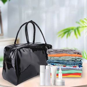 Sacs de voyage sportifs personnalisés en PVC imperméable – Sacs de voyage tendance et élégants à grande capacité, portables et à bandoulière pour l'extérieur - Product Image 6