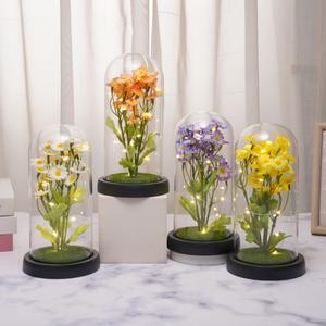 Seiden-Kunstblumen-Gänseblümchen-Ornament mit Glasabdeckung LED-Nachtlicht Kreatives Valentinstag-Geburtstagsgeschenk für Freundin Großhandel - Product Image 3