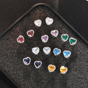 Boucles d'oreilles CAOSHI, design mignon en forme de petit cœur, 8 couleurs, zircon scintillant, pour femmes, mariage, plaqué argent, boucles d'oreilles à clous en zircon cubique - Product Image 3