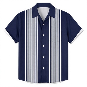 Chemise classique bleu marine à rayures, design minimaliste, manches courtes, style décontracté, haut de mode urbaine pour hommes - Product Image 1