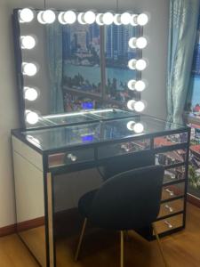 आधुनिक बेडरूम वैनिटी मेकअप डेस्क स्टॉक में आधुनिक बेडरूम वैनिटी मेकअप डेस्क स्टॉक ग्लास दराज के साथ ग्लास ड्रॉअर टेबल सेट - Product Image 4