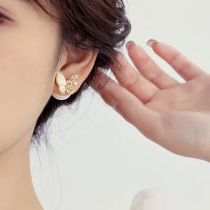 ต่างหูมุกทรงเจ้าหญิงชุบทองแดงหรูหราทันสมัย สินค้าฮิตของอินฟลูเอนเซอร์ปี 2025 เหมาะสำหรับเป็นของขวัญ - Product Image 2