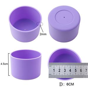 Bottes de tasse antidérapantes en silicone de 6 cm, couleur unie, écologiques et conçues comme un gobelet, accessoire de boisson très prisé - Product Image 3