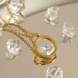 Collar de Acero Inoxidable Chapado en Oro de 18K con Zirconia, Colgante Minimalista y Popular con Forma de Corazón Transparente para Mujer, Joyería de Moda - Product Image 3