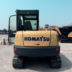 Nueva llegada: Excavadora de cadenas Komatsu PC56 original usada de 5 toneladas con motor, caja de cambios, bomba y engranajes - ¡Precio económico en oferta! - Product Image 3