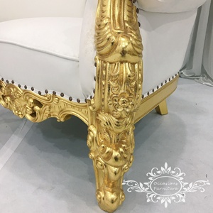 Sedia Reale <span class=keywords><strong>in</strong></span> <span class=keywords><strong>Legno</strong></span> Dorato Massiccio con Rivestimento <span class=keywords><strong>in</strong></span> PU Bianco per Sala da Pranzo e Soggiorno di Hotel - Product Image 2