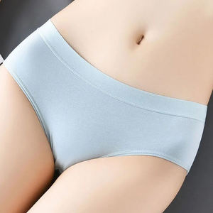 Braguitas de Cintura Media de Alta Calidad para Mujer, Ropa Interior de Color Sólido para Uso Diario, para Mujeres y Niñas - Product Image 5