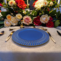Assiettes de présentation rondes en plastique de luxe de haute qualité, motif nid d'abeille bleu-vert, 13 pouces, pour la décoration de table de mariage, de fête ou d'événement