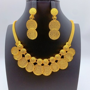 Offre Spéciale : Parure <span class=keywords><strong>de</strong></span> Bijoux <span class=keywords><strong>de</strong></span> Luxe Plaqué Or 24K, Motif Fleurs Africaines, pour Mariage (Collier et Boucles d'Oreilles) - Product Image 3