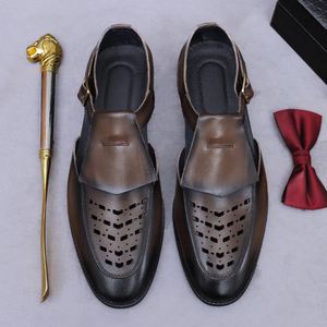 รองเท้าแตะหนังแท้ผู้ชายแบบเจาะรู Baotou - รองเท้าลำลองสไตล์เรโทรสำหรับขับรถและธุรกิจ พร้อมหัวเข็มขัด พื้นยางกันลื่น - Product Image 3