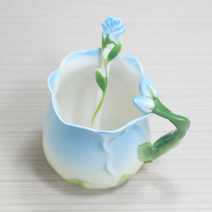 Hot Selling European Style Exquisite 3D Rose Flower Shape Disposable Eco-Friendly Multi Colors Large Capacity <b>Ceramic</b> <b>Mug</b> Spoon - Product Image 3