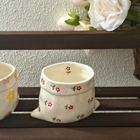 Mug Kopi Keramik Unik dengan Hiasan Bunga Buatan Tangan, Cangkir Air Keramik Bentuk Saku dengan Warna Underglaze Kreatif