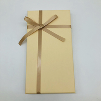 Maßgefertigte Buchförmige Schokoladengeschenkbox Starre Karton-Bonbon-Trüffel-Praline-Verpackung mit Logo Großhandel