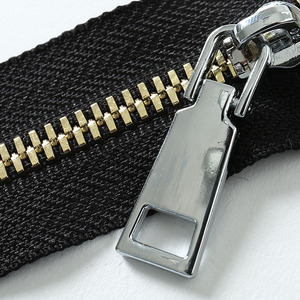 Tirette de <span class=keywords><strong>fermeture</strong></span> <span class=keywords><strong>éclair</strong></span> rectangulaire en métal personnalisée en gros pour sac à main - Product Image 5