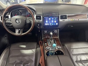 Volkswagen <span class=keywords><strong>Touareg</strong></span> 2016 3.0T Voiture d'<span class=keywords><strong>occasion</strong></span> conduite à gauche automatique <span class=keywords><strong>essence</strong></span> SUV pour l'exportation - Product Image 6