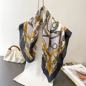 Sciarpa Quadrata in Seta Satinata da Donna 70x70cm, Stampa a Catena <span class=keywords><strong>di</strong></span> Lusso, Firmata, Designer, Hijab Musulmano Estivo 2026 - Product Image 5